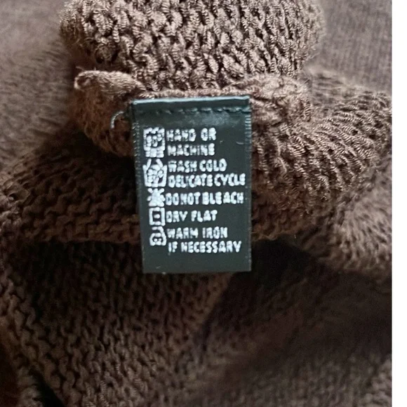 August Silk Sweater Vest - Picture 7 of 10